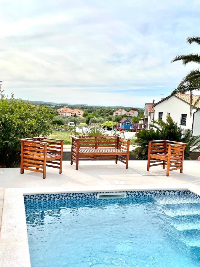 D&A Apartment With Private Swimming Pool Pula Ngoại thất bức ảnh