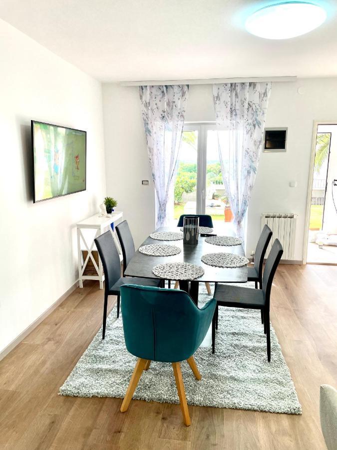 D&A Apartment With Private Swimming Pool Pula Ngoại thất bức ảnh