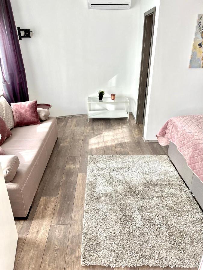 D&A Apartment With Private Swimming Pool Pula Ngoại thất bức ảnh